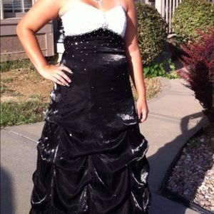 Classy Strapless Gown